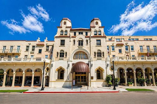 Residential complexes in Palm Beach, Florida