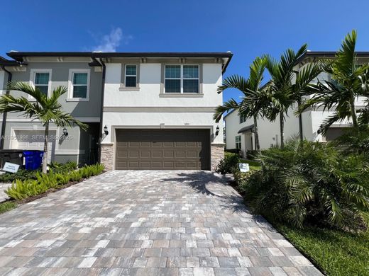 Villa - Lauderdale Lakes, Broward County