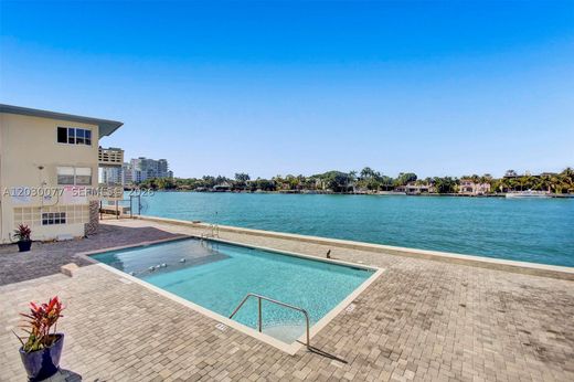 Complesso residenziale a Miami Beach, Miami-Dade County