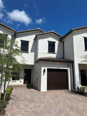 Townhouse in Pembroke Pines, Broward County