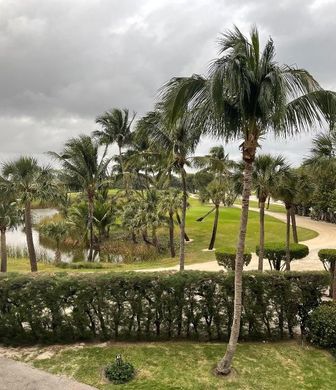 Residential complexes in Palm Beach, Florida
