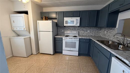 Wohnkomplexe in North Lauderdale, Broward County