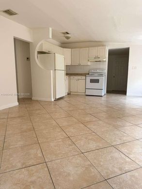 Residential complexes in Hollywood, Broward County