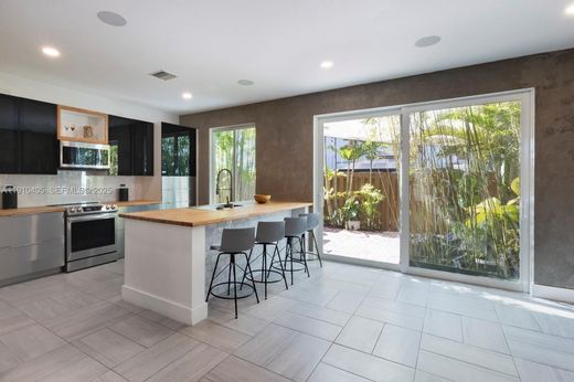 Townhouse - Doral, Miami-Dade County