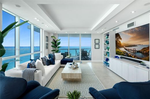 Residential complexes in Miami Beach, Miami-Dade