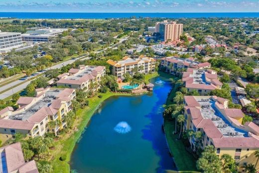 Residential complexes in Juno Beach, Palm Beach