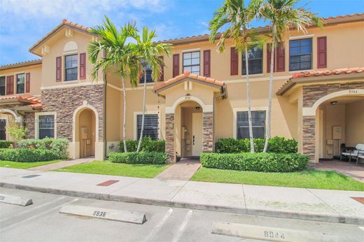 Таунхаус, Hialeah, Miami-Dade County