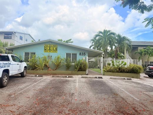 Residential complexes in Fort Lauderdale, Broward County