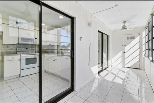 Residential complexes in Delray Beach, Palm Beach