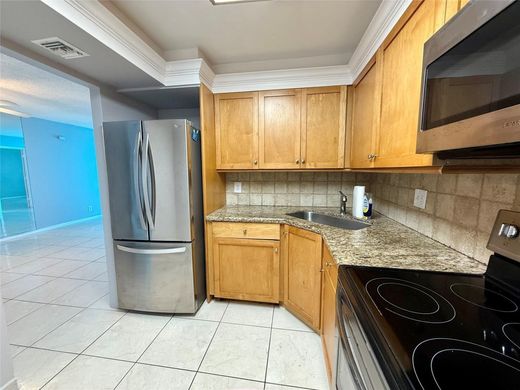 Residential complexes in Pompano Beach, Broward County