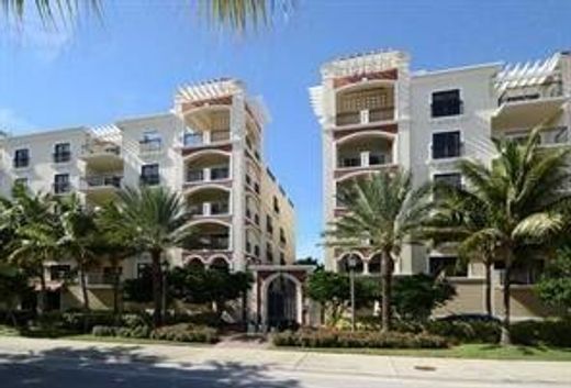 Residential complexes in Fort Lauderdale, Broward County