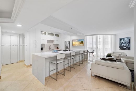 Residential complexes in Miami Beach, Miami-Dade