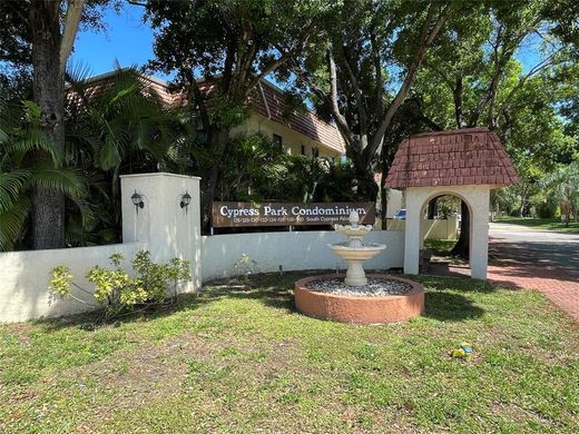 Residential complexes in Pompano Beach, Broward County