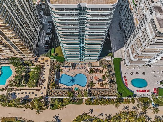 Complexes résidentiels à Bal Harbour, Comté de Miami-Dade