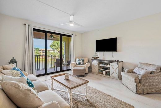 Residential complexes in Juno Beach, Palm Beach