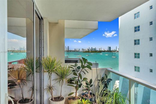 Residential complexes in Miami Beach, Miami-Dade