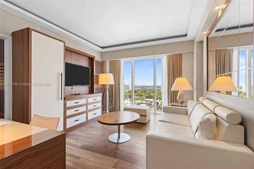 Residential complexes in Fort Lauderdale, Broward County