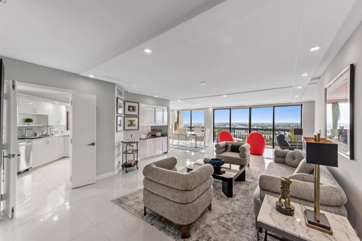 Residential complexes in West Palm Beach, Palm Beach