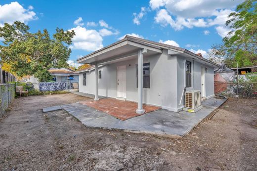 Villa - Miami Heights Trailer Park, Miami-Dade County