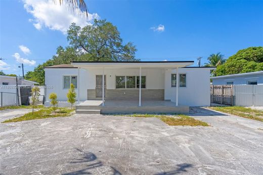 Вилла, Opa-locka North  (historical), Miami-Dade County