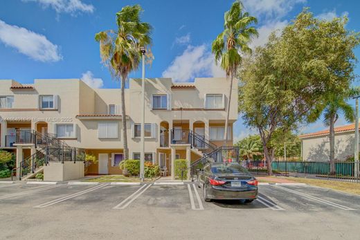 Complexes résidentiels à Miami, Comté de Miami-Dade