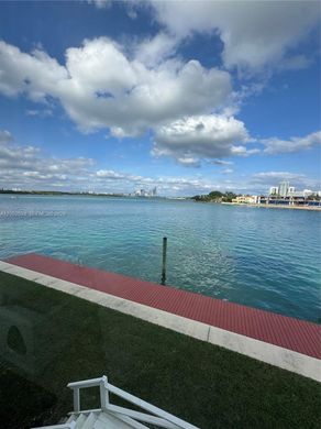 Edificio en Bay Harbor Islands, Miami-Dade County
