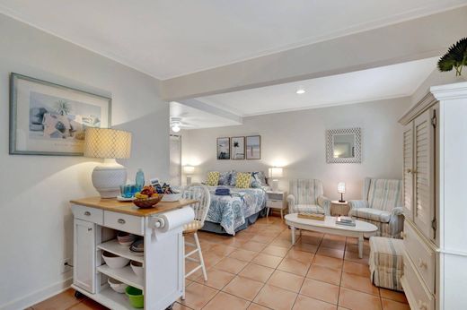 Residential complexes in West Palm Beach, Palm Beach