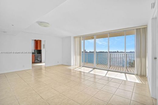 Wohnkomplexe in North Bay Village, Miami-Dade County