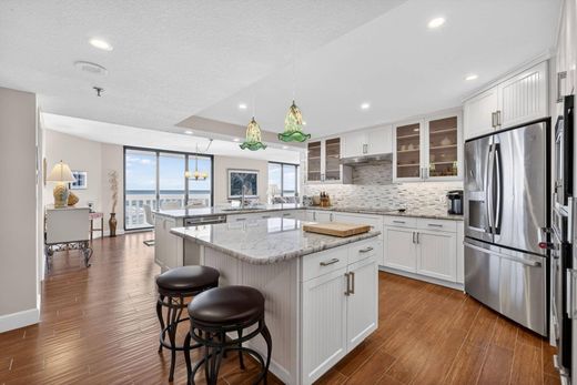 Residential complexes in Jensen Beach, Martin County