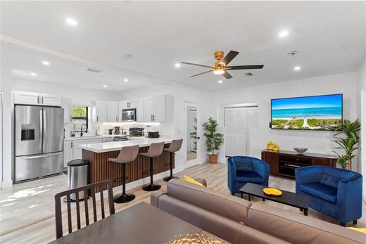 Villa in Oakland Park, Broward County