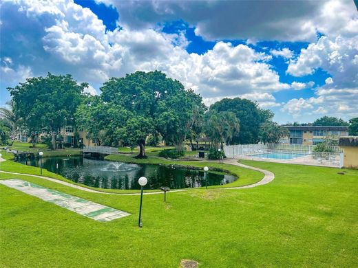 Complexes résidentiels à Dania Beach, Comté de Broward