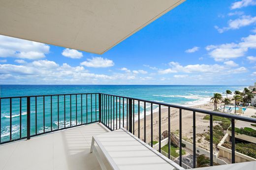 Residential complexes in Palm Beach, Florida