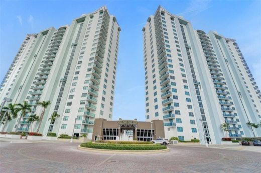 Residential complexes in Sunrise, Broward County