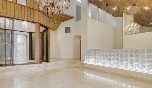 Villa in Hallandale, Broward County