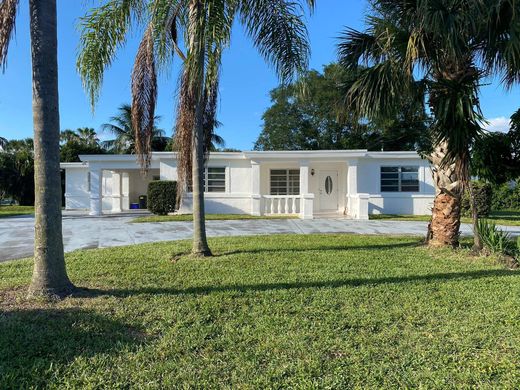 Villa in Lake Clarke Shores, Palm Beach