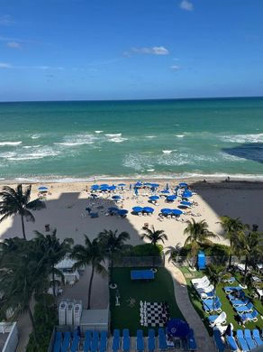 Residential complexes in Sunny Isles Beach, Miami-Dade