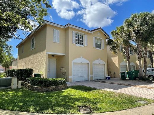 Townhouse in Tamarac, Broward County