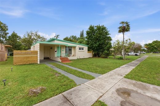 Willa w North Miami Beach, Miami-Dade County