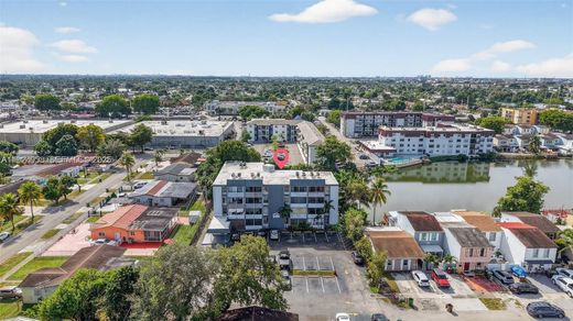 Edificio en Hialeah, Miami-Dade County
