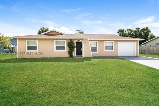 Villa in Royal Palm Beach, Palm Beach