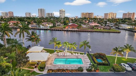 Residential complexes in Fort Lauderdale, Broward County