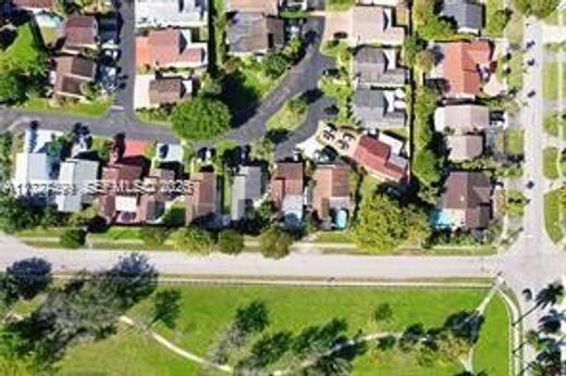 Residential complexes in Miami, Miami-Dade