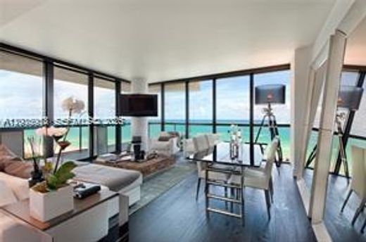 Residential complexes in Miami Beach, Miami-Dade