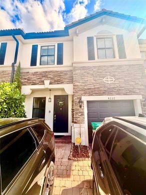 Casa di città a Miami Terrace Mobile Home, Miami-Dade County