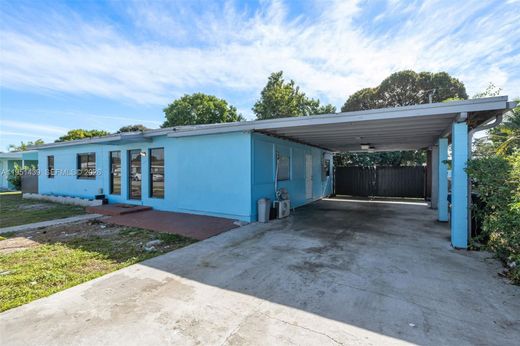 Вилла, Miami Gardens, Miami-Dade County