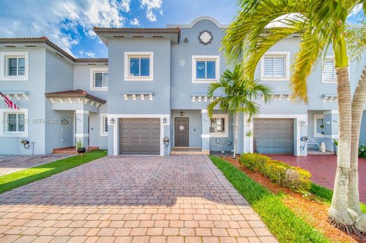 Townhouse in Miami Terrace Mobile Home, Miami-Dade