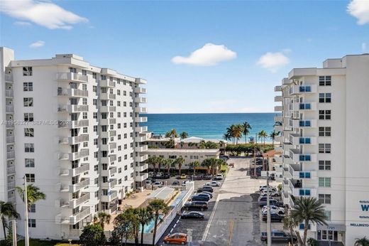 Residential complexes in Hollywood, Broward County