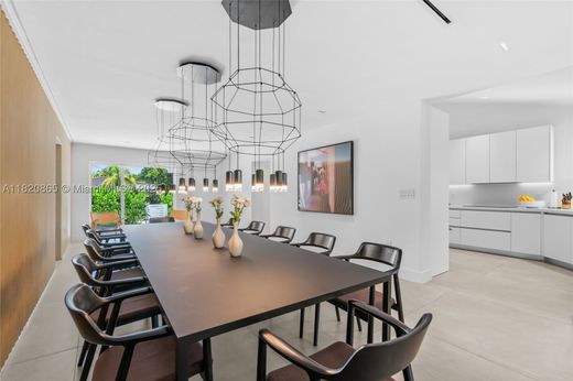 Villa Surfside, Miami-Dade County