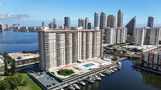 Residential complexes in Sunny Isles Beach, Miami-Dade