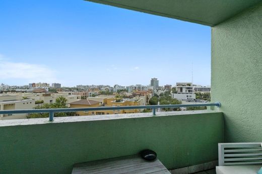 Residential complexes in Miami Beach, Miami-Dade